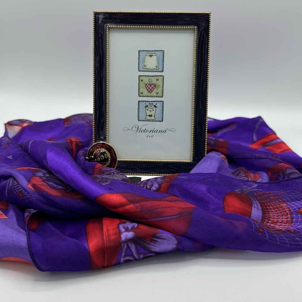 Bundle of Victoriana 4x6 Frame and Purple and Red Scarf- Red Hat Society Designs - Picture 17 of 17